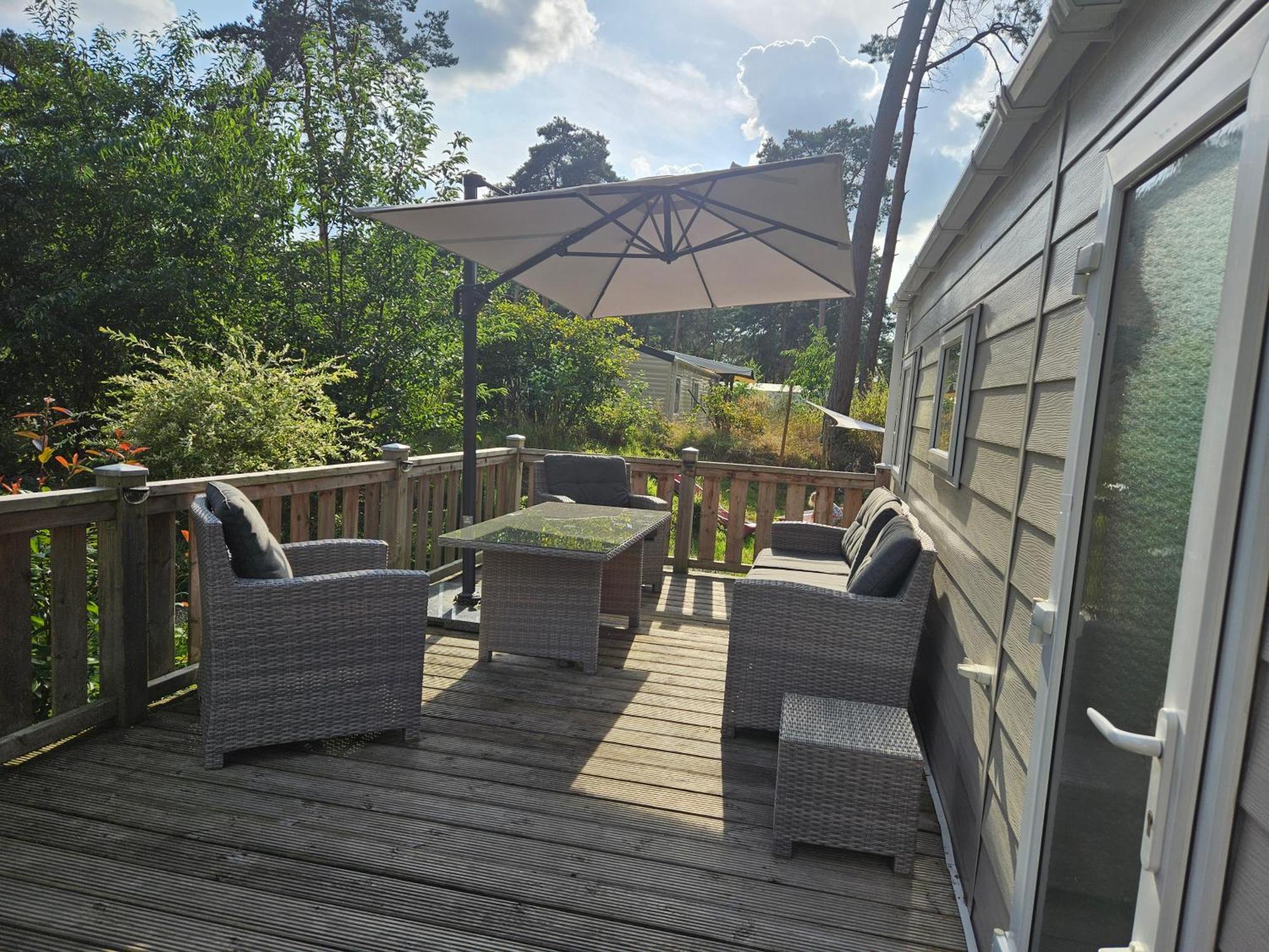 Luxe 4 Persoons Chalet Op 5 Sterren Camping Raalte Exterior photo